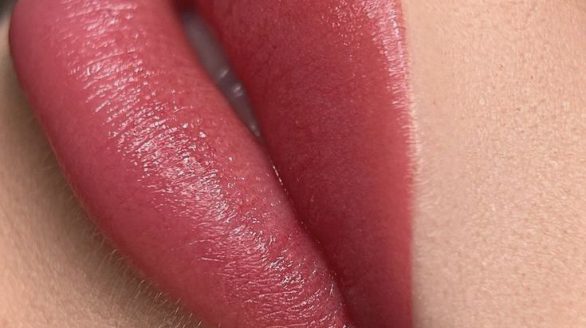 85bb2dcc-b612-4d1f-85f0-35a1dc47e456 Lip blushing